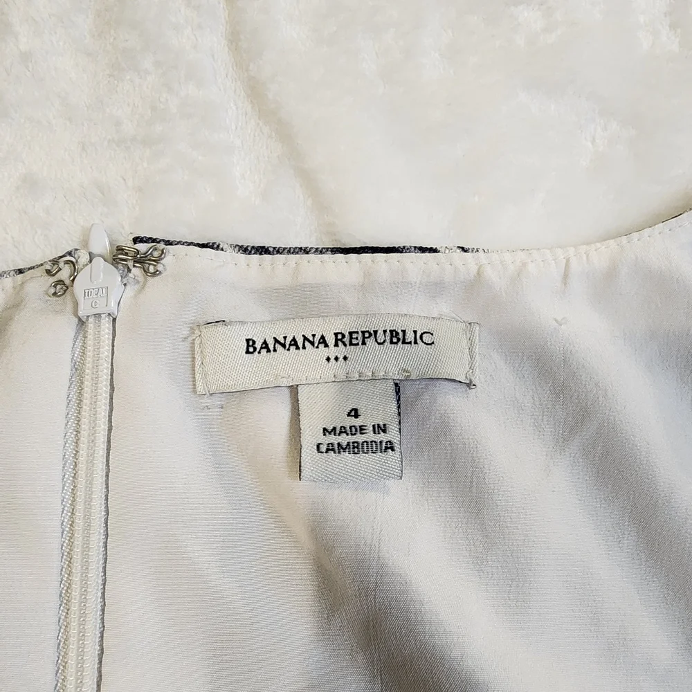 Banana Republic Fit And Flare Midi Dress, Navy Blue and White, EUC, Size‎ 4 - Picture 7 of 8